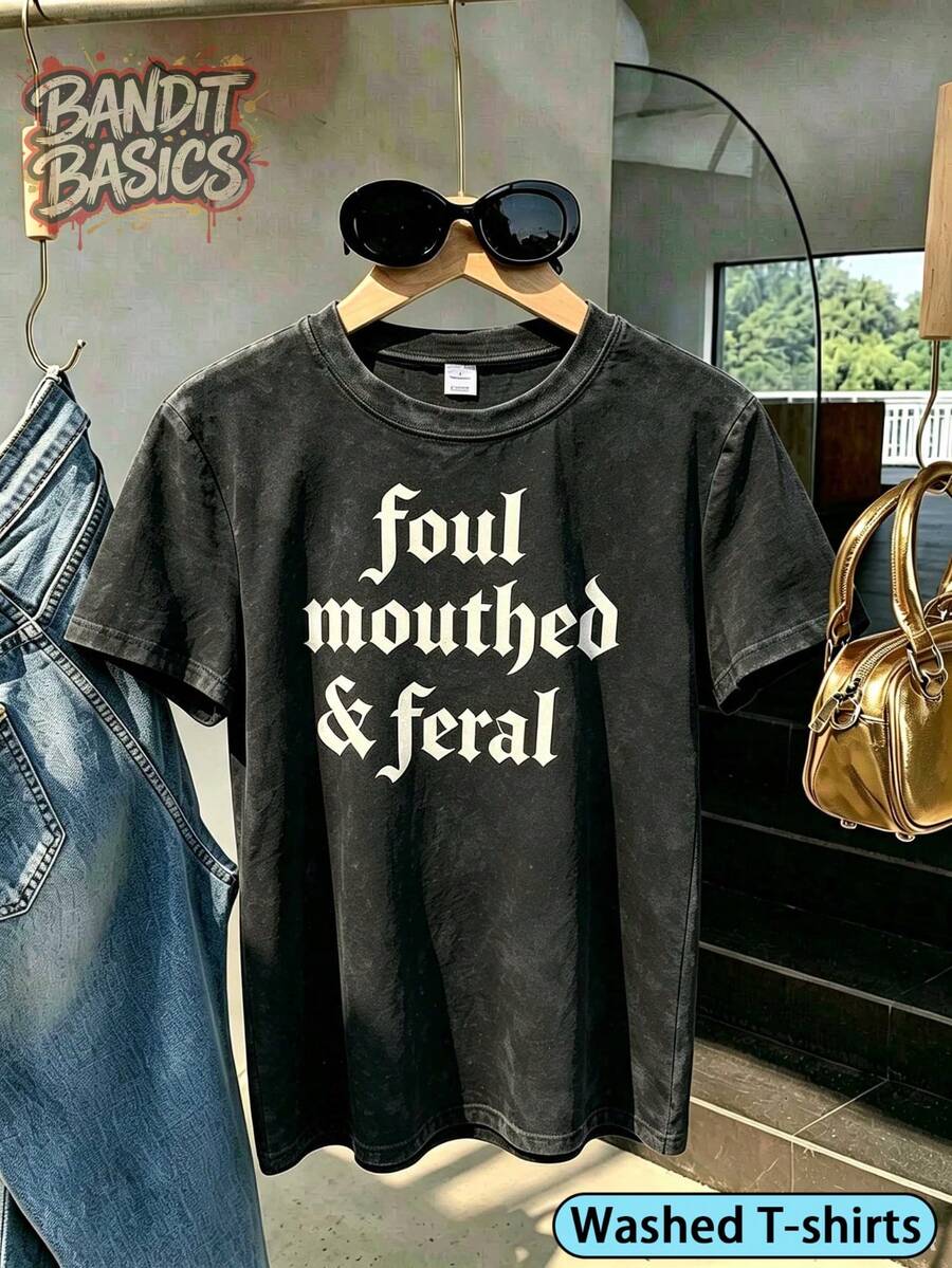 100% Cotton Crop Top T-Shirt With Gothic Lettering Foul Mouthed , On Wooden Hanger, Glasses, Blue Jeans, Indoor Staircase, Vacation Outfitswomen - 水洗-黑色 - 查看 1
