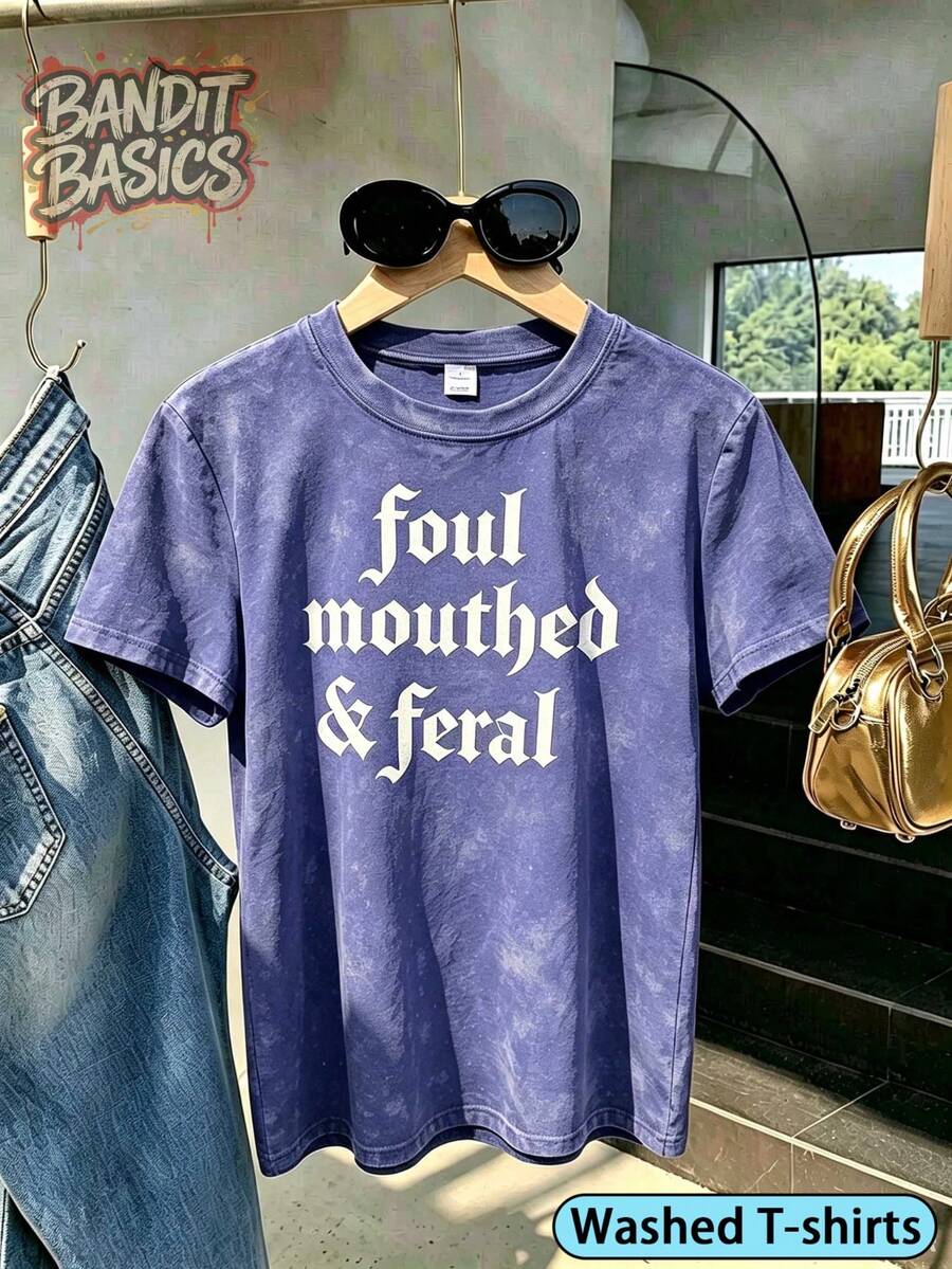 100% Cotton Crop Top T-Shirt With Gothic Lettering Foul Mouthed , On Wooden Hanger, Glasses, Blue Jeans, Indoor Staircase, Vacation Outfitswomen - 水洗-藍色 - 查看 1