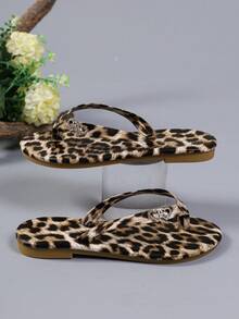 1 Pair Girls Leopard Print Butterfly Rhinestone Decor Flip Flop Sandals, Children Summer Beach Daily Vacation Shoes - Brown - View 4