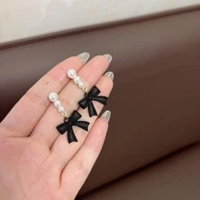 1 Pair French Elegant Gentle Sweet Bowknot Pearl Stud Earrings, Creative Design, Small Delicate Versatile Earrings - White - View 9