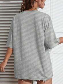 100% Cotton Crop Top T-Shirt With Gothic Lettering Foul Mouthed  , On Wooden Hanger, Glasses, Blue Jeans, Indoor Staircase, Vacation Outfitswomen - 基礎T-灰色 - 查看 3