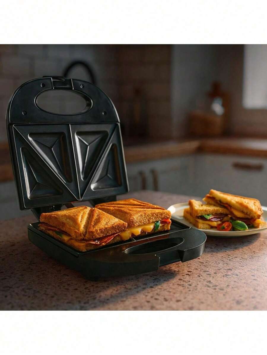 Adler Sandwich Maker, Sandwich Toaster, Panini Press - 850W, Non-Stick Plates, Thermostat Indicator Light, Anti-Slip Feet - EU E Type Plug(220-240V) - View 1