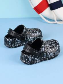 1 Pair Boys' Comfortable Fashion Halloween Pattern Print Indoor/Outdoor Beach Versatile Clogs - Black - View 4