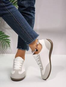 Sepatu Sneakers Kasual Low Top Bordir Pita Manis Dua Warna Retro untuk Sehari-hari - Putih - View 4
