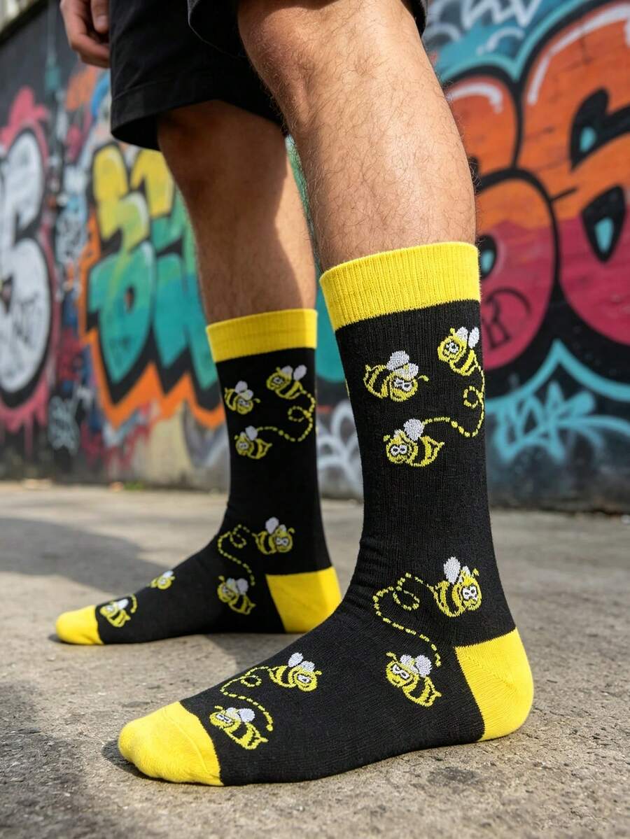 1 Pair Men's Black With Yellow Trim Cartoon Bee Pattern Mid-Calf Socks, Streetwear Style, Suitable For Daily Wear/Skateboarding/Holiday Gift - Multicolor - View 1