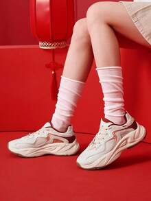 XTEP Sepatu sneakers platform tebal untuk wanita, ringan, serbaguna, dan kasual sporty. - Warna putih keabu-abuan/karat - View 4