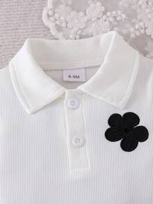 2pcs Baby Girl Sweet Elegant Outfit: White Ribbed Polo Neck Floral Sweatshirt Top + 3D Bow Pleated Faux Leather Mini Skirt Set - White - View 5