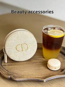 Dior Túi đựng mỹ phẩm hình tròn có khóa kéo màu trắng kem vân nổi, túi đựng mỹ phẩm mini cứng cáp, túi đựng son môi, phấn nước và trang sức, túi đựng đồ tiện lợi cho đi làm, đi chơi, du lịch ngắn ngày, quà tặng sinh nhật và lễ tết cho bạn thân - Vàng - Xem 3