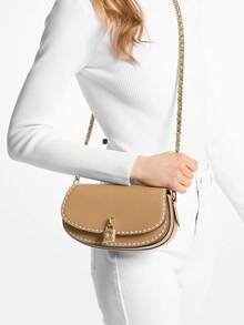 Michael Kors MK復古女款斜挎包，優雅翻蓋馬鞍肩背包，波希米亞風手提包，附可拆卸式肩帶 - 卡其色 - 查看 2