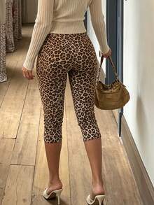 Women's Fashion Leopard Print Slim Fit Capris - Multicolor - View 2