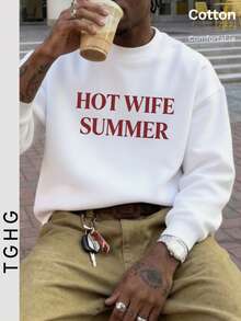 تي شيرت رجالي برقبة دائرية وأكمام طويلة خفيف الوزن، مطبوع عليه نص "HOT WIFE SUMMER" باللون الأحمر - أبيض - مشاهدة 3