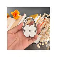 1pc Elegant Four-Leaf Clover White Design Foldable Handbag Hook - Fashionable Aluminum Alloy Wallet Table Hook, Decorated With Heart-Shaped Flower, Portable Metal Purse Stand, Suitable For Fashion Accessory Enthusiasts - Multicolor - View 15
