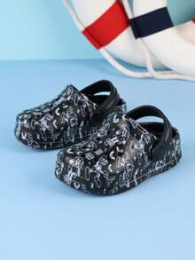 1 Pair Boys' Comfortable Fashion Halloween Pattern Print Indoor/Outdoor Beach Versatile Clogs - Black - View 5