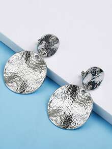 Asymmetrical Textured Round Pendant Clip-On Earrings - Silver - View 5