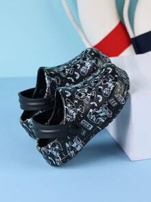1 Pair Boys' Comfortable Fashion Halloween Pattern Print Indoor/Outdoor Beach Versatile Clogs - Black - View 6