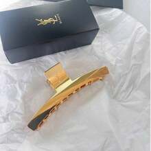 Yves Saint Laurent Premium Glossy Metal Large Curved Shark Hair Claw, Secure Back-Of-Head Hair Clip, Versatile Hair Accessory For Commute, Date, Home Wear, Lightweight Luxury Texture, Suitable For Personal Use, Birthday, Holiday, Best Friend Gift, YSL - Kaneko - View 11