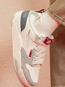 XTEP New Women's Versatile Casual Sports Sneakers - White/Gray - View 3