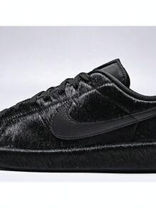 Nike Men's TENNIS CLASSIC CS PRM CHEW DOG Tennis Shoes Low-Top JA8560-001 - Black - View 4