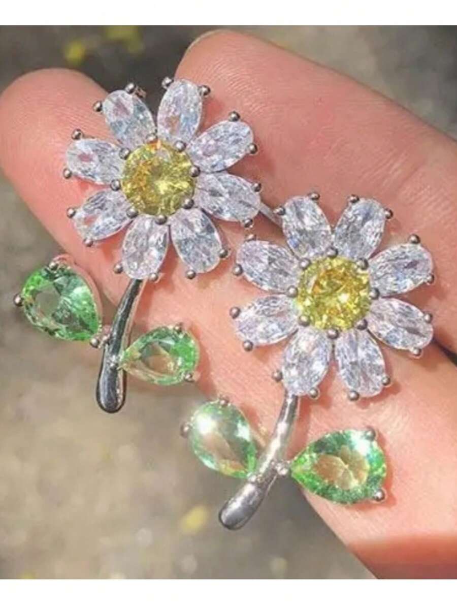 Gmzalx Gentle & Sweet Daisy Earrings, Women's Daily Commute, Date, Vacation Earrings - Two-color - View 1