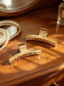 Yves Saint Laurent Gold Metal Large Hair Clip Minimalist Luxury Elegant Back Hair Bun Clip Secure Non-Slip Suitable For Thick Hair Multi-Function Styling Hair Accessory Commute Travel Applicable Exquisite High-End Holiday Gift YSL-GIFT-164 - Kaneko - View 2