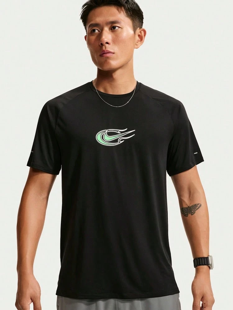 Nike Men's AS M NK DFADV STRIDE UNSTP SS Short Sleeve Knit Collarless T-Shirt TIO1418-010 - black gray - View 1