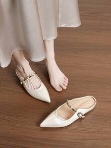 Sepatu Balet Model Prancis Terbaru dengan Ujung Lancip, Dekorasi Logam, dan Hak Wedges 3cm, Sepatu Mule Elegan untuk Berpergian - putih keperakan - View 3