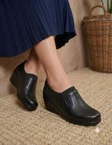 Women Flats - Black - View 2
