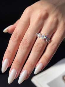 1pc Moissanite Ring, Elegant Four-Leaf Clover Inlaid Eternal Band, Suitable For Women's Wedding And Daily Wear - Diamond Moissanite Ring - View 3
