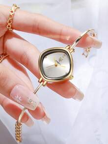 1件/套 女款奢華金色不對稱方形手鍊腕錶，金屬細錶帶附鉚釘標記，極簡銀色錶盤，復古優雅石英手錶，適合派對、約會、通勤、度假，生日禮物 - 白色 - 查看 2