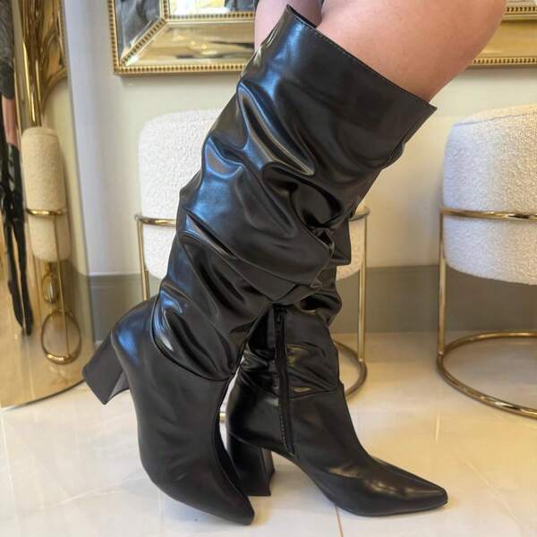 Bota Feminina Cano Longo Enrugado Slouch Bico Fino Salto Bloco 7CM Elegante Clássica Casual