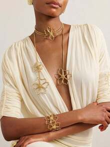 1pc Metal Floral Pendant Necklace, Elegant Luxury Vintage Long Layered Choker Necklace For Women - Gold - View 2