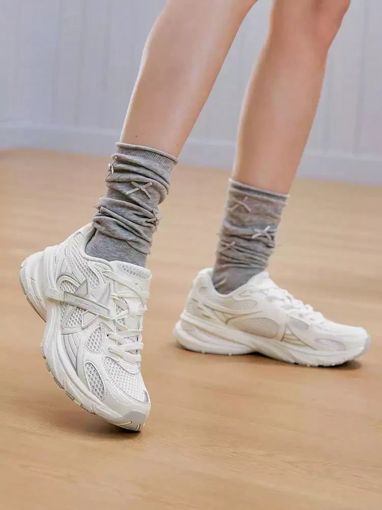 XTEP New Women's Breathable Lightweight Cushioned Mesh Running Shoes - Beige/Silver Gray - View 1