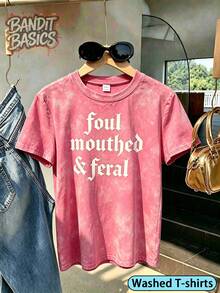 100% Cotton Crop Top T-Shirt With Gothic Lettering Foul Mouthed  , On Wooden Hanger, Glasses, Blue Jeans, Indoor Staircase, Vacation Outfitswomen - 水洗-粉紅色 - 查看 1