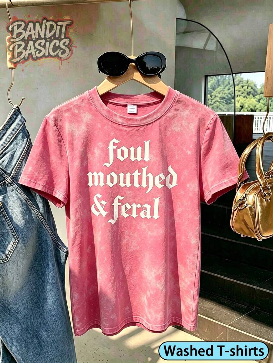 100% Cotton Crop Top T-Shirt With Gothic Lettering Foul Mouthed , On Wooden Hanger, Glasses, Blue Jeans, Indoor Staircase, Vacation Outfitswomen - 水洗-粉紅色 - 查看 1