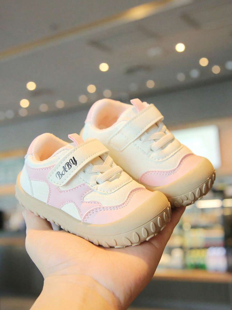 1 Pasang Sepatu Sneakers Retro Low-Top Patchwork Colorblock untuk Bayi dan Balita dengan Perekat Velcro untuk Pemakaian Sehari-hari dan Pakaian [Pembelian Berdasarkan Panjang Bagian Dalam Sebenar dalam Cm] - Berwarna merah muda - View 1