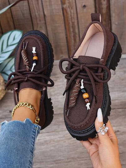 1 Pair Women's Fashion Vintage Thick Sole Lace-Up Loafers, Wooden Bead Decor Suede Shoes, Height-Increasing Thick Tooth Anti-Slip Sole, Daily Commute & Travel Outfit, Autumn/Winter Vibe Versatile Casual Shoes