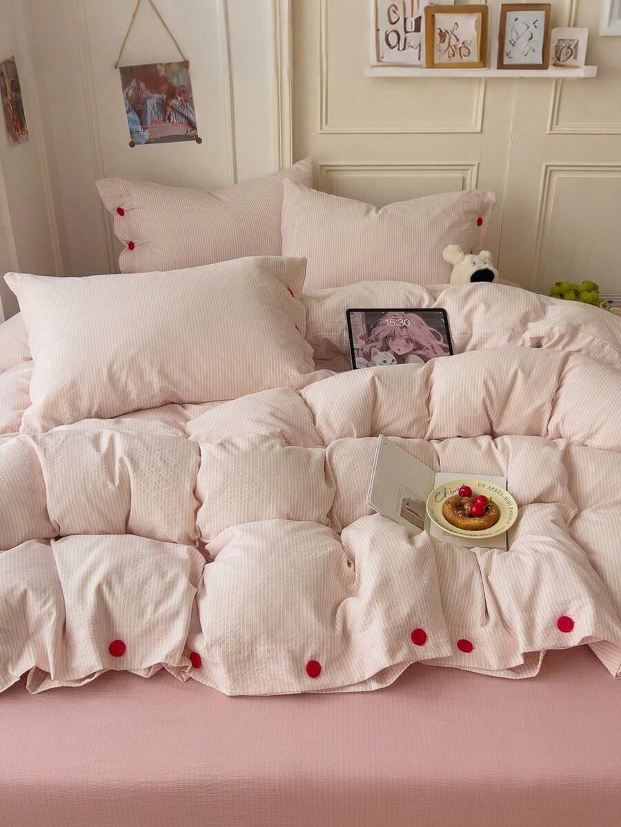 4-Piece Pink Fine Stripe Bedding Set With Contrasting Red Button Decoration, Breathable Soft All-Season Bedding Set Including 1 Duvet Cover, 1 Bed Sheet, 2 Pillowcases, No Filling, Suitable For Dorm, Bedroom Home Use, Multiple Size Options