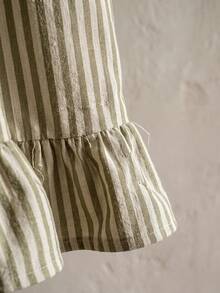 1pc Olive Green & White Fine Striped Table Skirt, Natural Fresh Style Fabric Material, Rectangular Bottom With Ruffle Edge And Pleated Details, Storage Concealment And Decorative Enhancement Function, Suitable For Storage Rack Cover And Pastoral Home Decor Scenes - Green - View 8