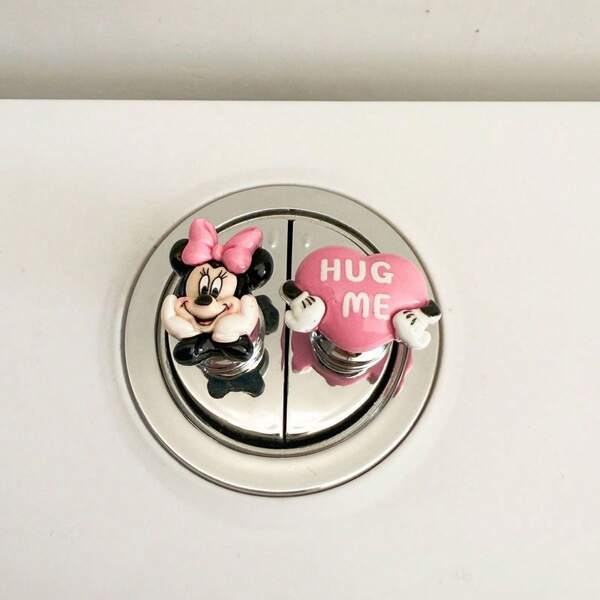 Cartoon Cute Disney Mickey Mouse Toilet Flush Button Presser, Long Nail Toilet Tank Pressing Aid, Suitable For Dorm, Home Use, Perfect Gift For Girls, Back To School, Halloween And Christmas