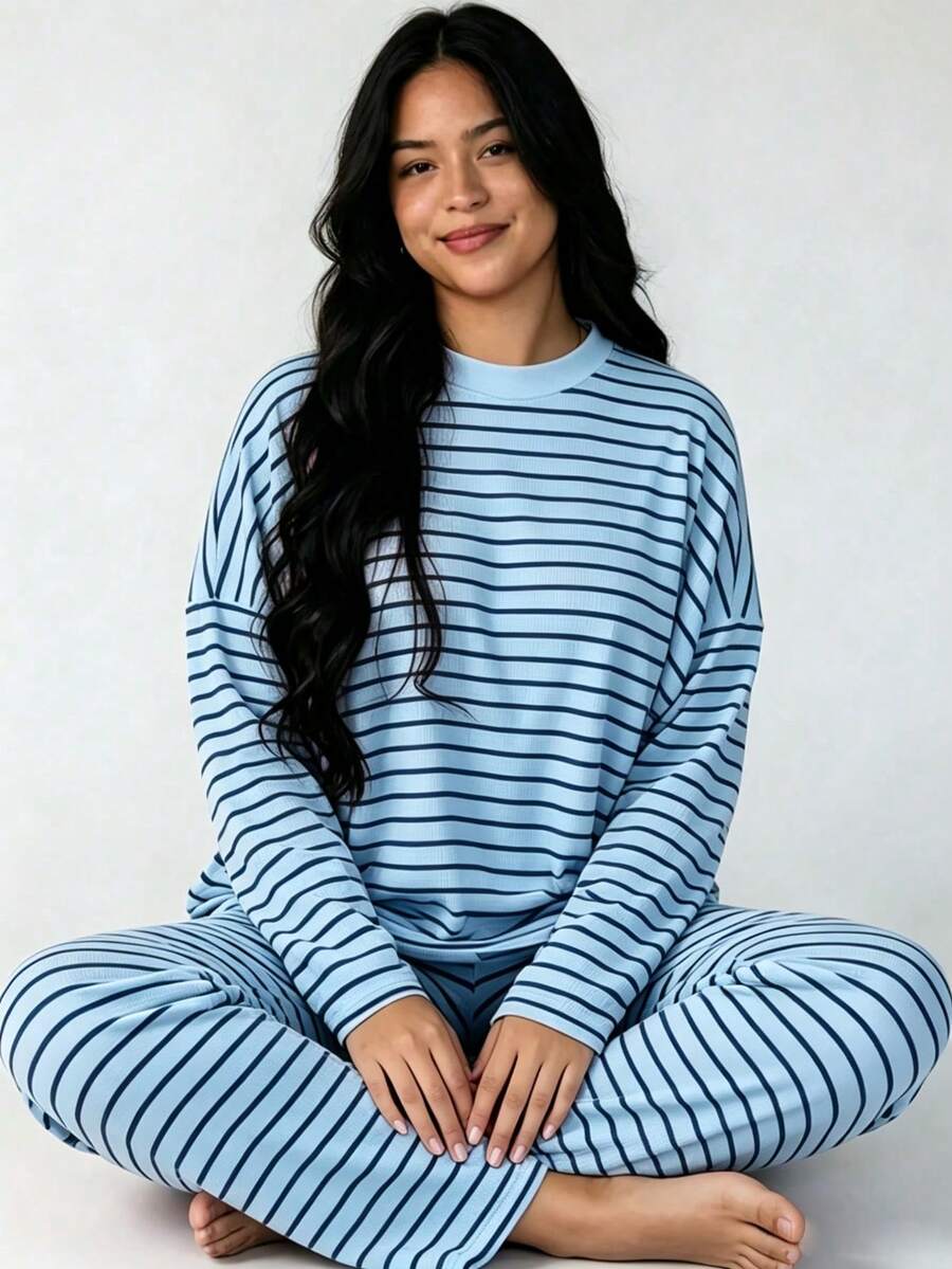 女款休閒條紋印花寬鬆圓領長袖睡衣套裝,舒適條紋居家休閒長袖套裝 - 淺藍色 - 查看 1