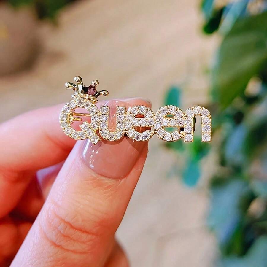 1pc Exquisite "Queen" Crown Brooch, Fashionable Personalized Lapel Pin, Multi-Functional Clothing And Bag Accessory, Fashion Accessory, Gift For Siblings, Fun Gift Product, Artistic Quality Women's Brooch, Enamel Pin, Metal Anime - 1PC - View 1