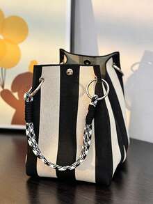 Fresh And Gentle Artistic Style Classic Retro Striped Handbag, Casual And Fashionable Versatile Handbag, Suitable For Commuting And Shopping. - Black - View 4
