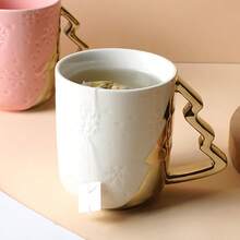 1個/5個 400ml陶瓷馬克杯，浮雕雪花圖案搭配金色聖誕樹手柄，適用於居家、辦公室、日常飲用與節日禮物 - 多色-聖誕樹杯 - 查看 5