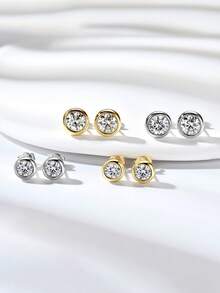 XUJIA 1对925纯银钻石耳钉，5毫米/6.5毫米D色VVS1圆形切割莫桑石耳钉，简约日常闪亮耳钉，生日或周年纪念日送给女性的完美礼物 - EMO-556 - 查看 3