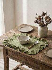 1pc Olive Green Solid Color Ruffle Trim Placemat, Natural Rustic Style Fabric Material Square Shape With Ruffle Trim Detail, Stain-Resistant Tabletop Protection And Decorative Function, Suitable For Daily Home And Natural Dining Table Setting - Green - View 4