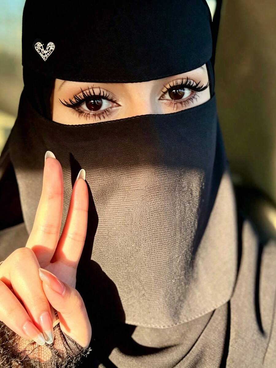 1件裝女款黑色鑽石心形面紗，輕量透氣綁帶式面罩，高級手工製作，適合日常配戴
