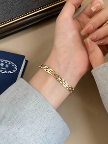 1件女性金色方形手鍊腕錶，精緻時尚，適合日常配戴，生日/畢業禮物，休閒風格 - 金色 - 查看 5