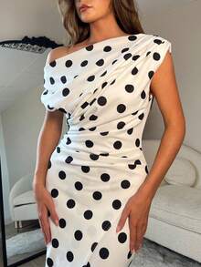 ChicMe 女款波點印花不對稱領口抓皺修身洋裝，優雅裹身開衩中長洋裝，性感雞尾酒會派對穿搭 - 白色 - 查看 9