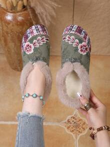 New Chinese Bohemian Style Embroidered Floral Short Boots For Women, Vintage Frog Button Patchwork Flat Slip-On Ankle Snow Boots For Outdoor Wear - Army Green - View 2