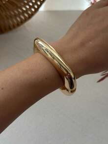 Exaggerated Geometric Textured Gold Bracelet Set, Asymmetrical Wavy Hammered Cuff Bangles, Personalized Layered Accessories - Gold - View 10